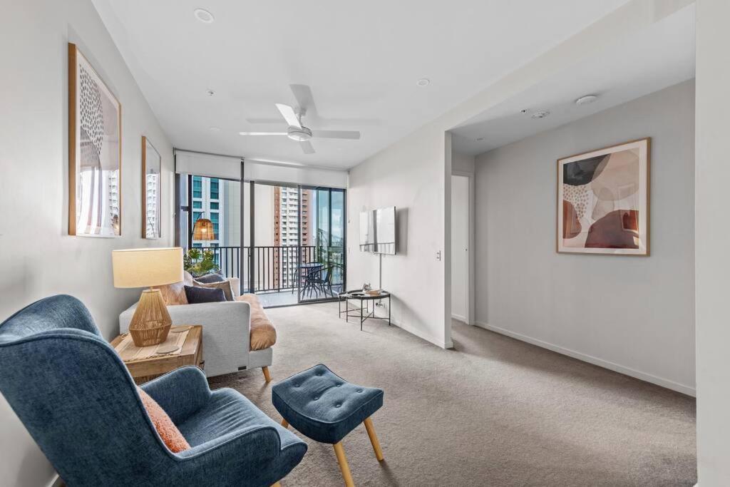 Modern Style 1bed 1bath Balcony Pool Cbd *