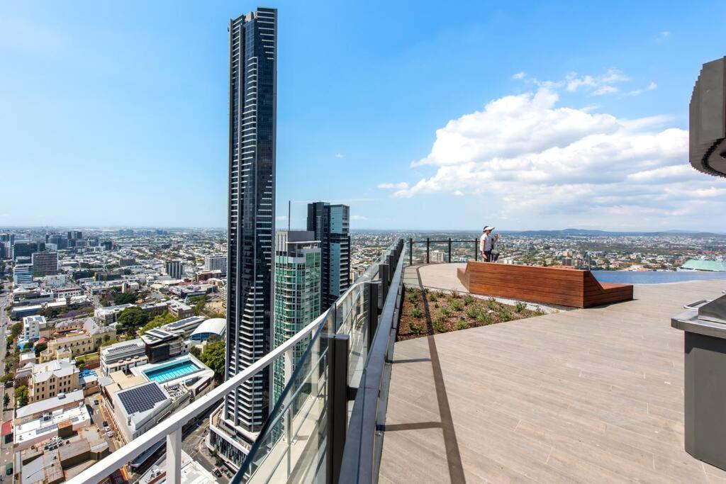 Modern Style 1bed 1bath Balcony Pool Cbd Brisbane
